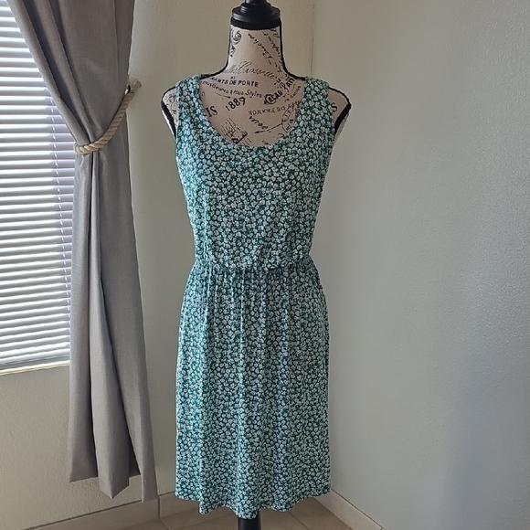 Kaileigh Green Floral Sleeveless Dress Size S (Fits M) Stretch Fit Boho Casual - Picture 9 of 10